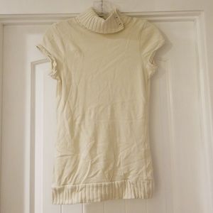 👚 Zara Basics Short Sleeve Shirt